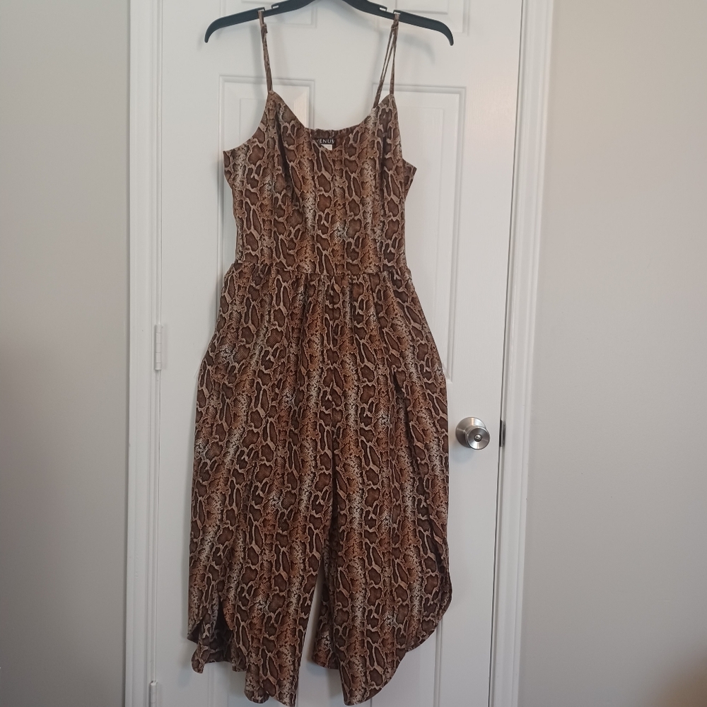 Venus Snakeskin Cropped Jumpsuit Sz XL